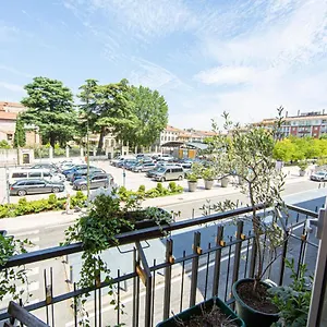 Happiness - City Center Bed & Breakfast